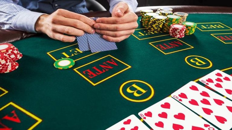 德州撲克怎麼玩?5分鐘搞懂規則、玩法|新手友善!